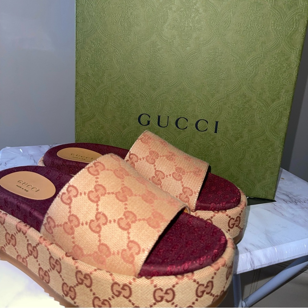 Gucci slide size 37
